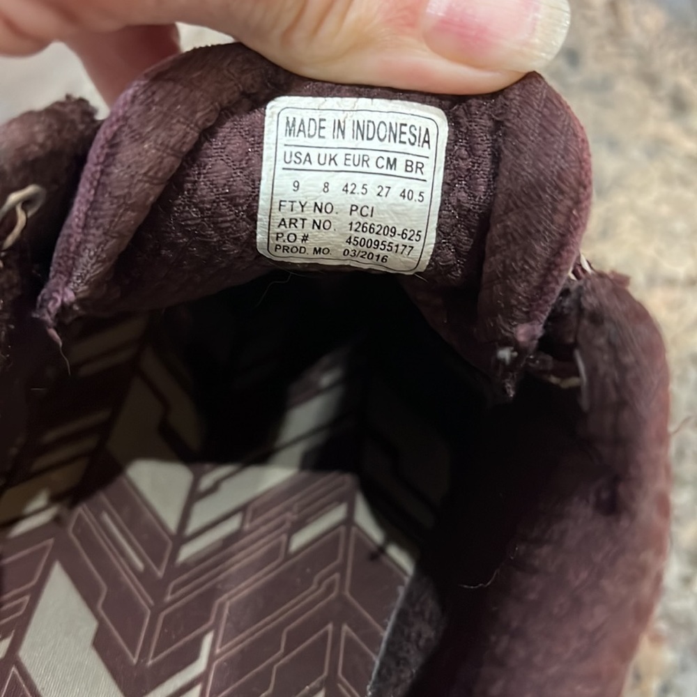 Under Armour Shoes - Picture 8 of 10